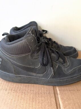 Nike Youth Boy's 7Y Court Borough Mid 839977-001 Black Basketball Shoes Sneaker